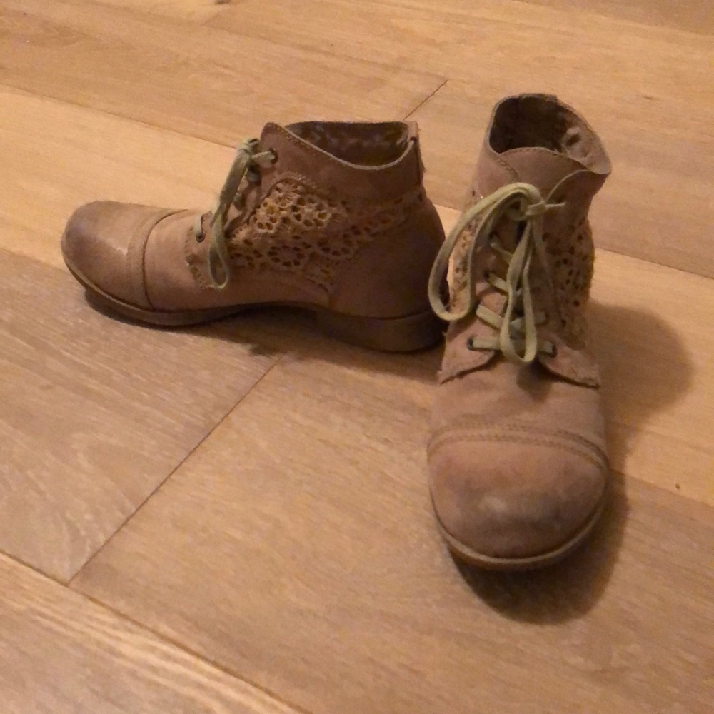 Roxy tan booties